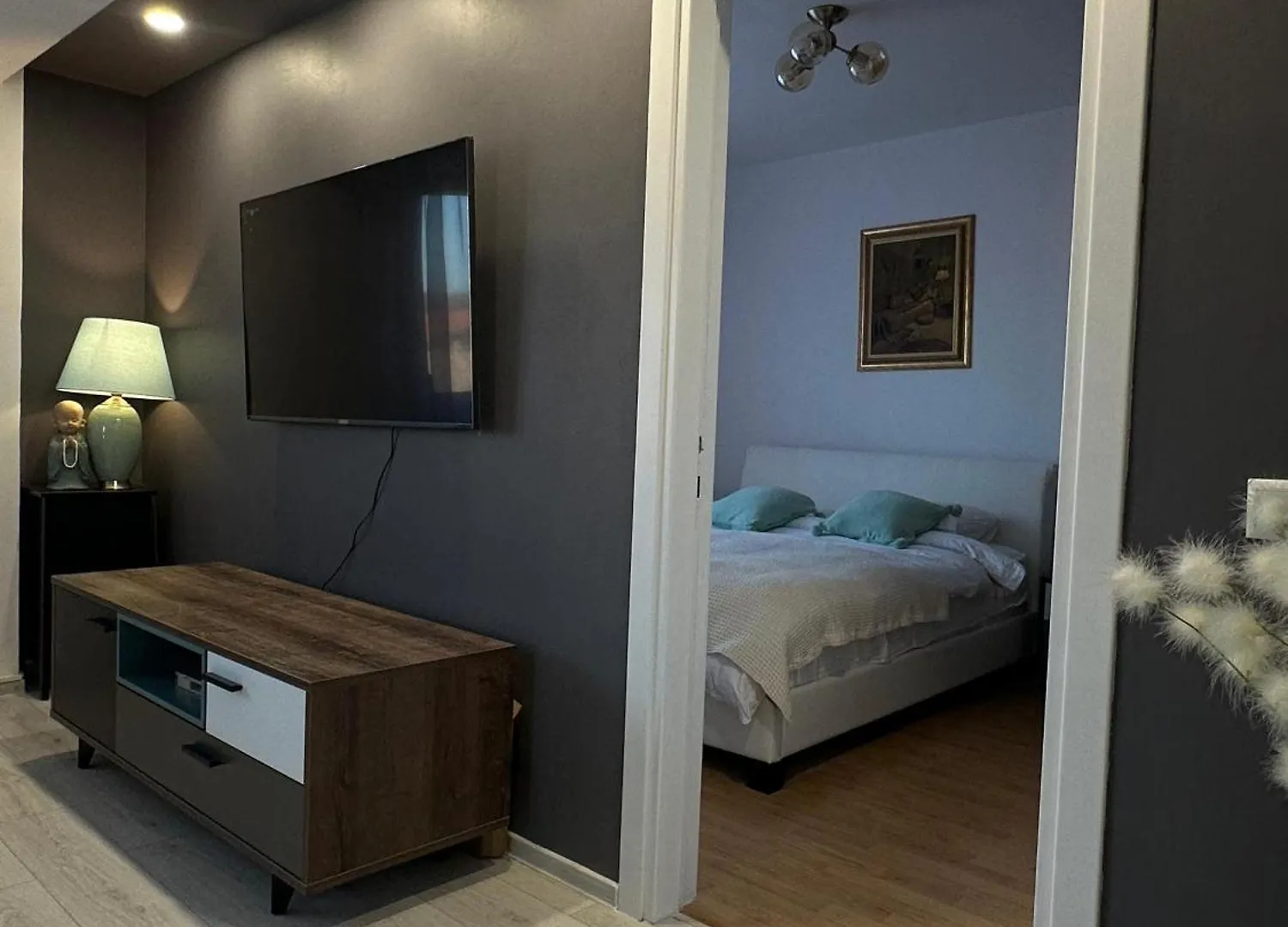 Forestside Apartment 布加勒斯特